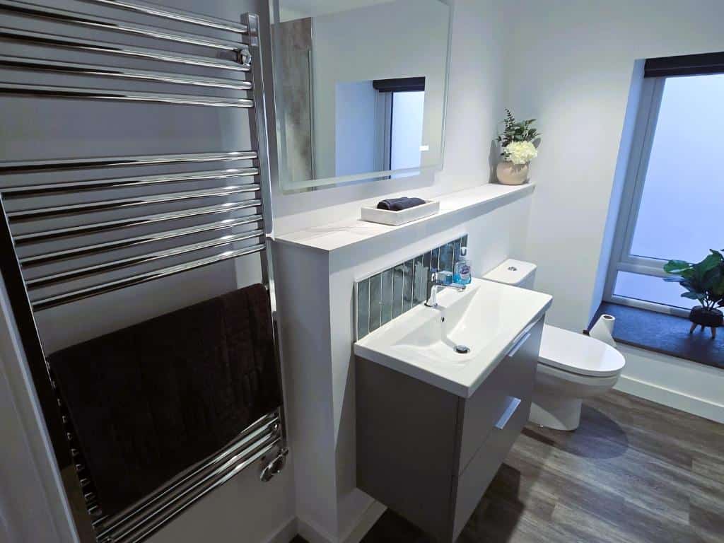 bathroom2