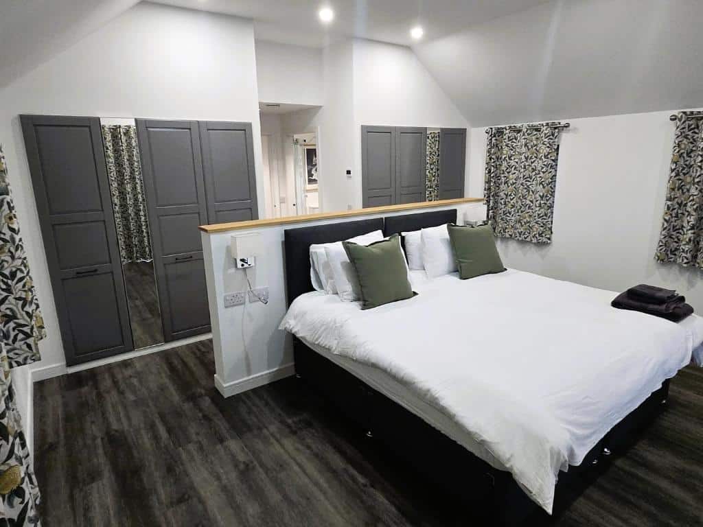 master-bedroom2