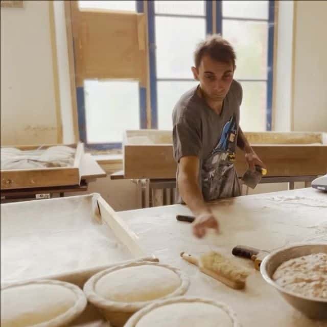 Bass boosted sourdough :)  Music : N'to - Croche