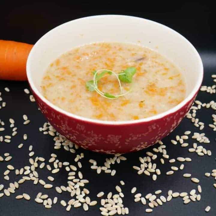 A Polish recipe for barley soup with carrots and sesame seeds.