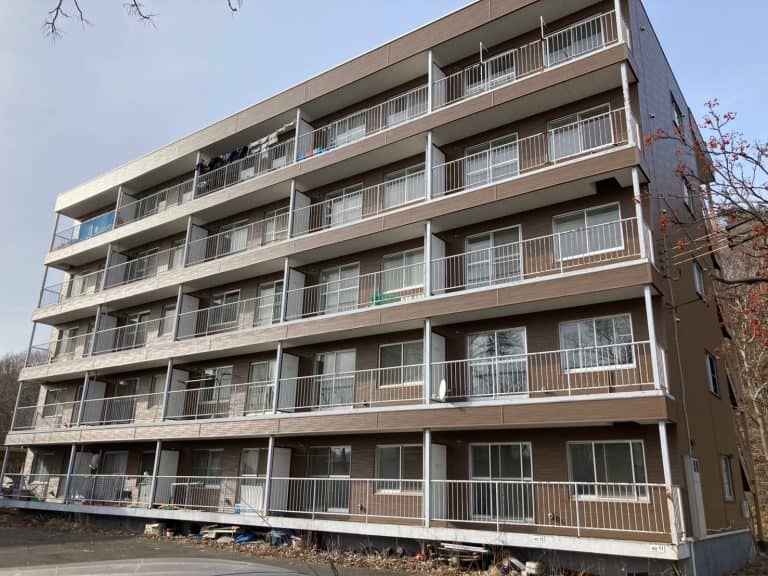 金属サイディング上貼、塗装工事、屋上ウレタン防水工事ほか補修工事no.17242