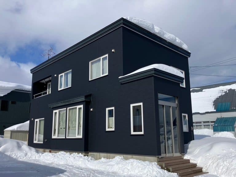 金属サイディング上貼、屋根塗装、下屋軒先破風補修、弱風防止ダンパー取付ほか工事no.17147