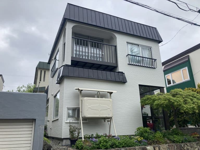金属サイディング上貼、屋根塗装、浴室改修、洗面化粧台交換、窓手摺ほか工事no.17615