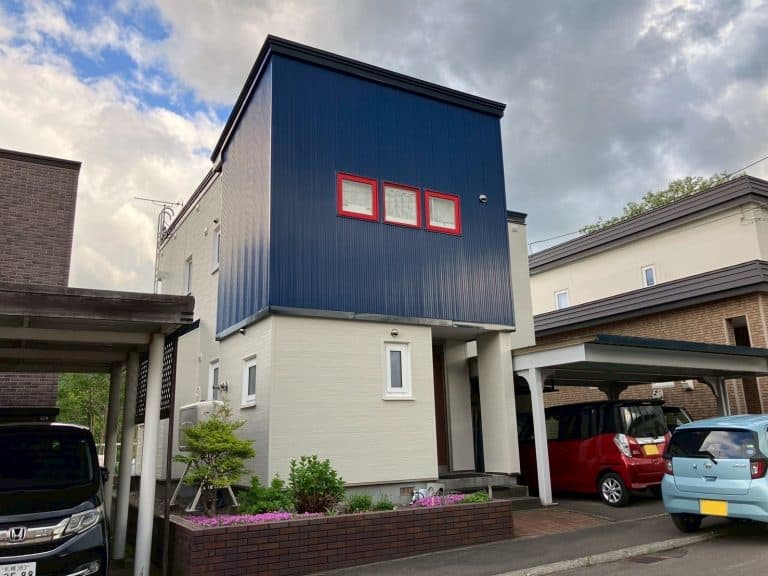 金属サイディング上貼、屋根塗装、玄関ドア、点検口、レンジフード交換工事no.17904