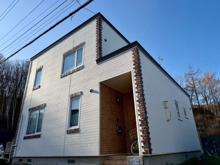 金属サイディング上貼工事、屋根塗装、トイレ交換、ウッドデッキ交換工事no.18725　