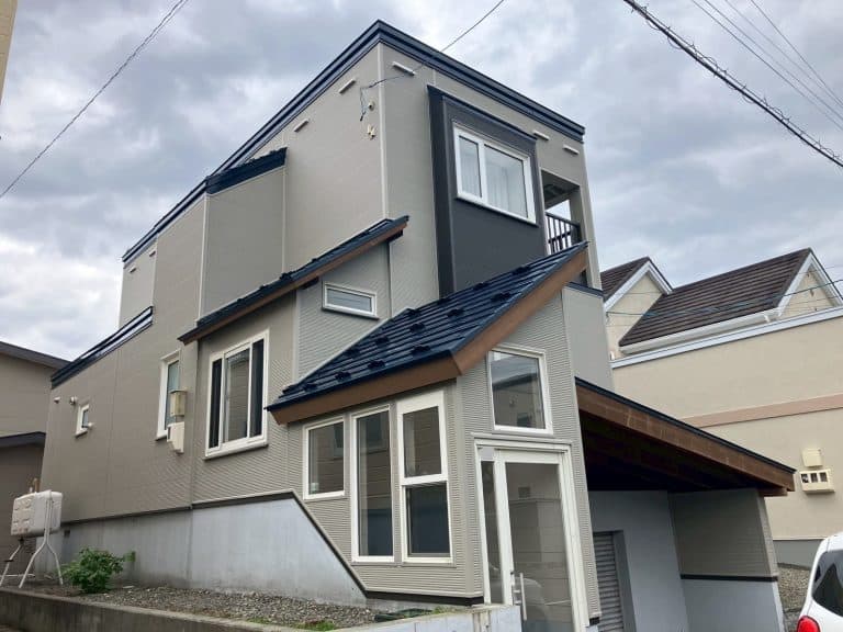 金属サイディング上貼、屋根塗装、雪止め交換、２階バルコニー取付工事no.18886