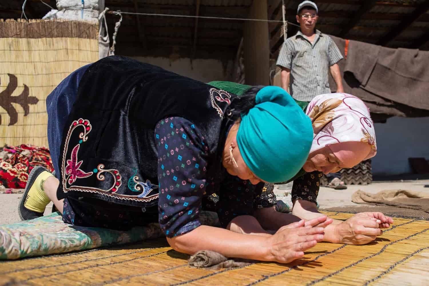 felt_making_show_kochkor_silk_road_tours
