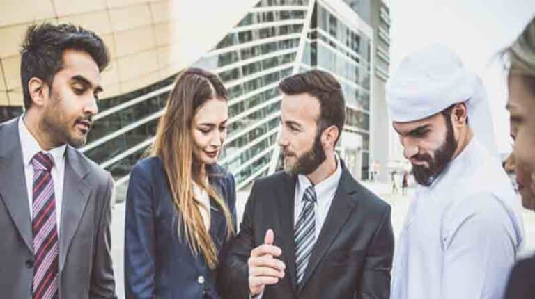 How to get the jobs in Dubai for US citizens?