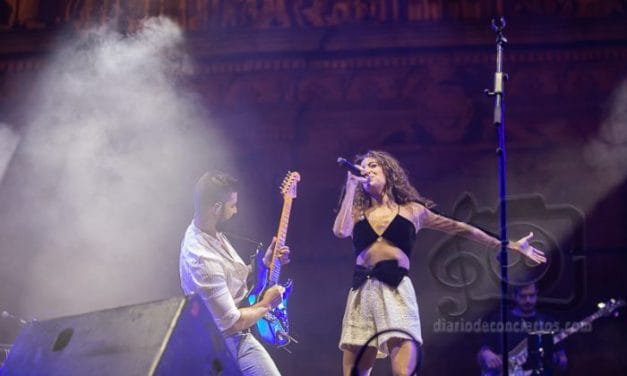 ANA GUERRA ENCANDILA AL PUBLICO SALMANTINO QUE ABARROTÓ UNA VEZ MAS LA PLAZA MAYOR