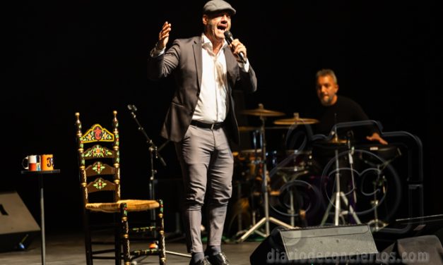 Paco Candela llena el CAEM de Salamanca en una noche inolvidable de su gira “30”