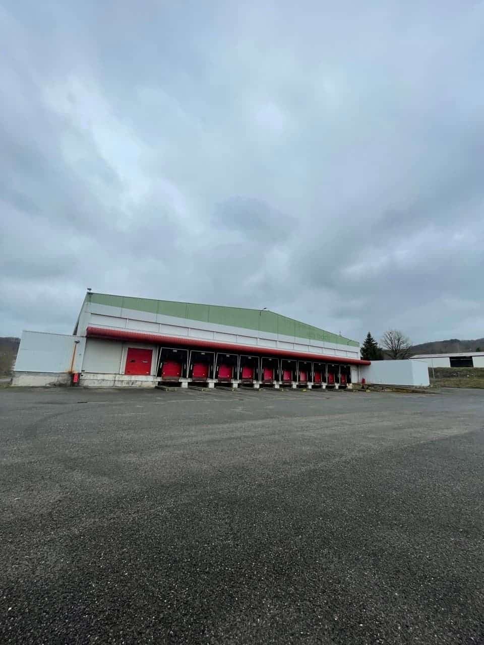 Villefranche-de-Rouergue (12) – Entrepôt à louer – 2 900m2