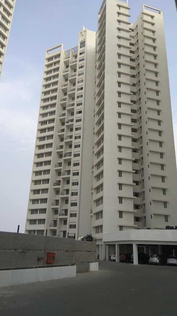 Kolte Patil Life Republic R4 apartment building Marunji Hinjewadi