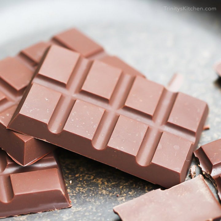 Homemade vegan chocolate with coconut sugar (that doesn't sink to the bottom)