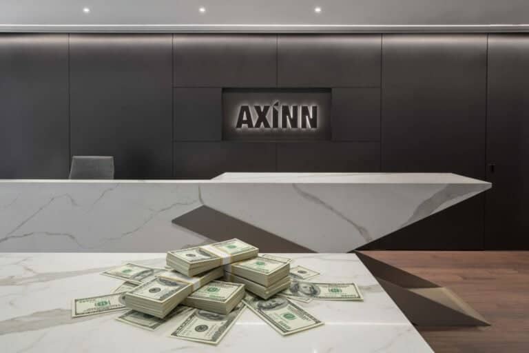 Axinn’s Boutique Offers $25,000 Bonuses While BigLaw Plays Catch-Up