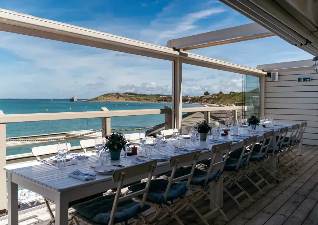 Dining at The Hut