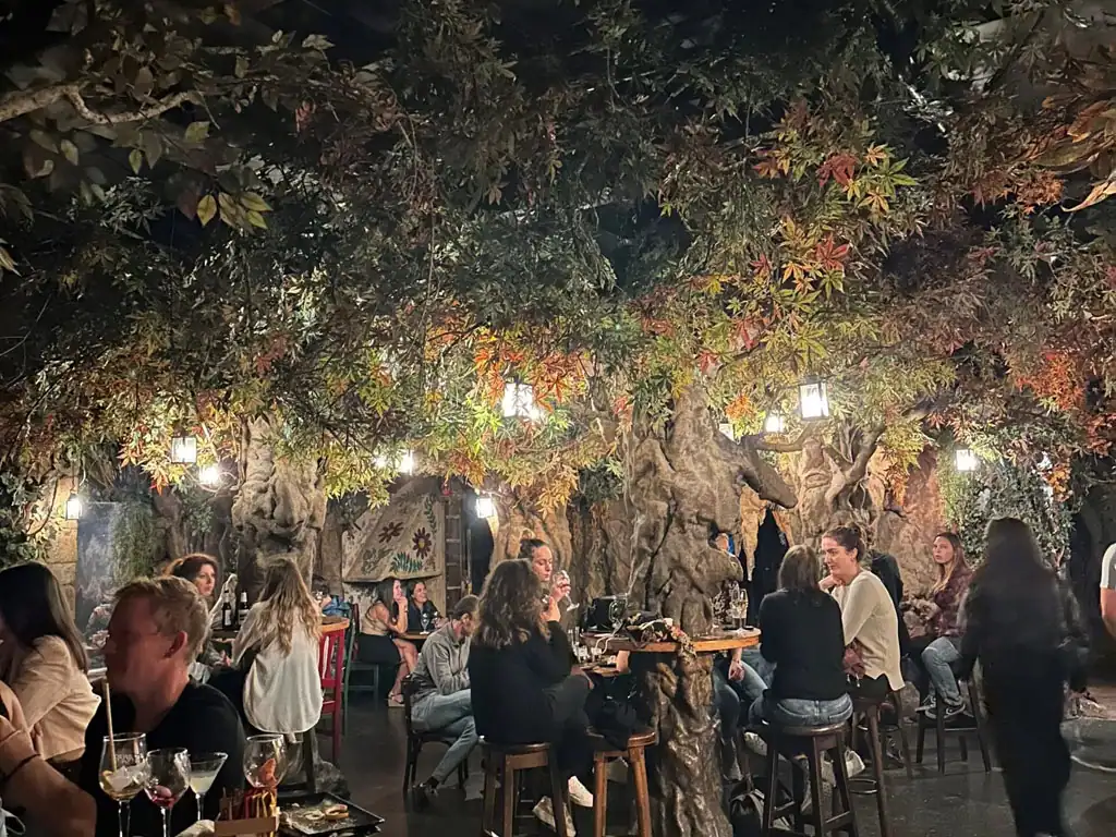 Dinner at a summer event 