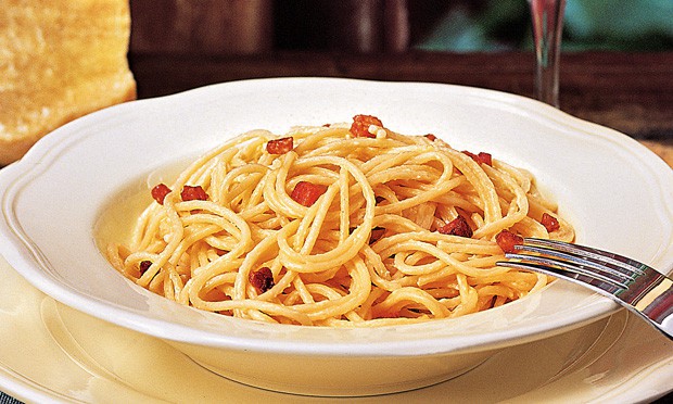 Espaguete à Carbonara Fácil