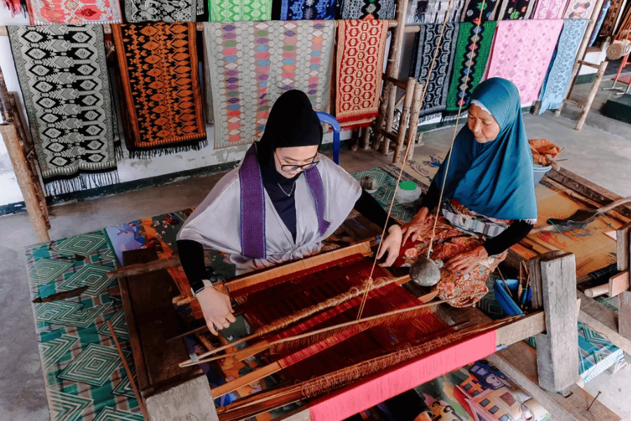 Sasak Culture Tour Lombok – Traditional Villages & South Coast Experience