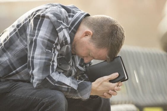 5 melhores passagens bíblicas para quem está em conflito sentimental