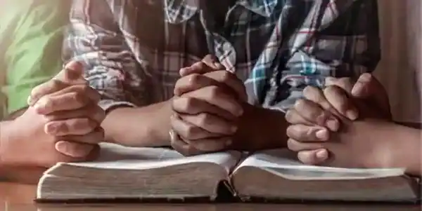 Mensagem de Deus para hoje: você tem orado por sua família?
