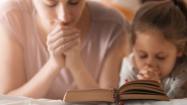 8 versículos que você deve ler para as crianças