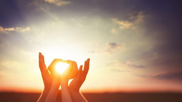 Lucas 8:16 - A luz do mundo