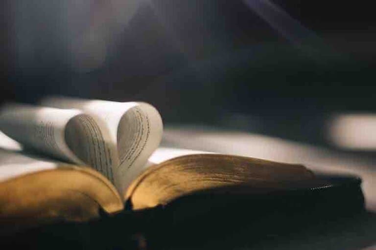 Efésios 2:4-5 - o grande amor que Deus tem por nós