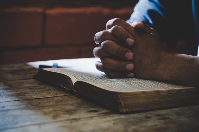 Confie no Senhor de todo o seu coração - Provérbios 3:5