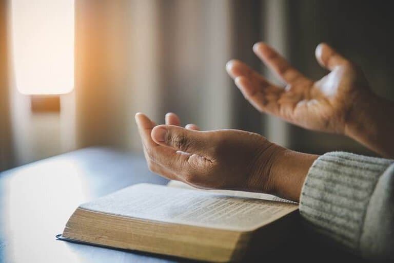 O justo viverá pela fé - Hebreus 10:38