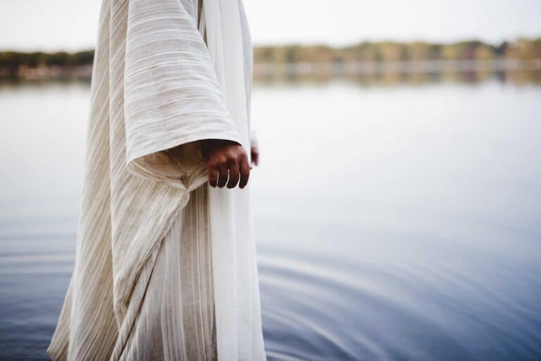 Deus está ao seu lado – não tenha medo e confie no Senhor