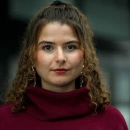 Özge Inan
